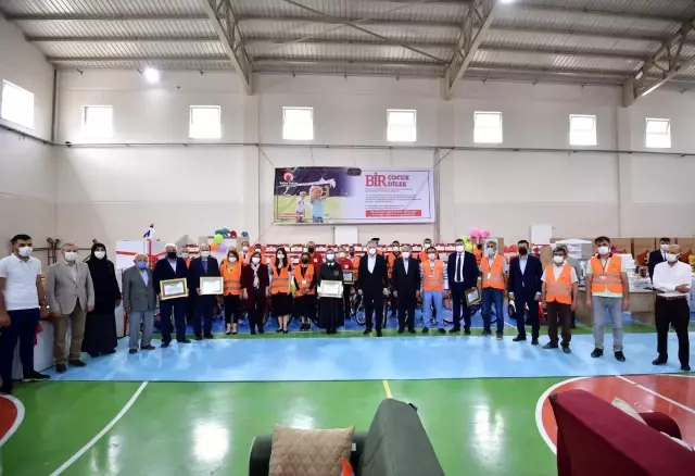 Son dakika haber: - Öksüz ve yetim çocukların dilekleri bayram hediyeleri oldu Son dakika haber: - Öksüz ve yetim çocukların dilekleri bayram hediyeleri oldu