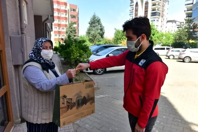 Yıldırım Belediyesi şehit annelerini unutmadı Yıldırım Belediyesi şehit annelerini unutmadı