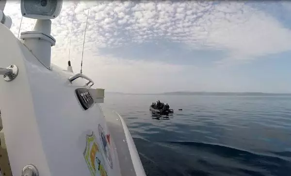 Son dakika: BALIKESİR YUNANİSTAN'IN GERİ İTTİĞİ GÖÇMENLERİN KURTARILMA ANLARI KAMERADA Son dakika: BALIKESİR YUNANİSTAN'IN GERİ İTTİĞİ GÖÇMENLERİN KURTARILMA ANLARI KAMERADA