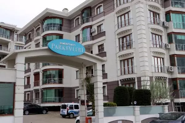11 yaşındaki kızıyla evde ölü bulunan doktorun ailesi: Hiçbir sorun yoktu 11 yaşındaki kızıyla evde ölü bulunan doktorun ailesi: Hiçbir sorun yoktu
