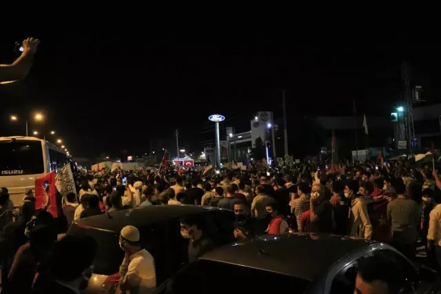 Adana'da ABD Konsolosluğu önünde Mescid-i Aksa eylemi Adana'da ABD Konsolosluğu önünde Mescid-i Aksa eylemi