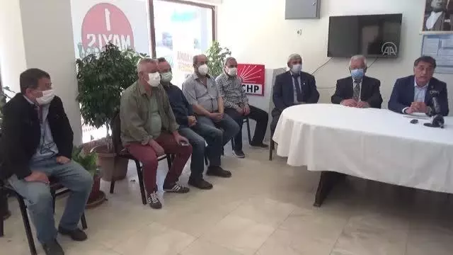AFYONKARAHİSAR - CHP Güney beldesindeki seçimde Faruk Özkan'ı aday gösterdi AFYONKARAHİSAR - CHP Güney beldesindeki seçimde Faruk Özkan'ı aday gösterdi