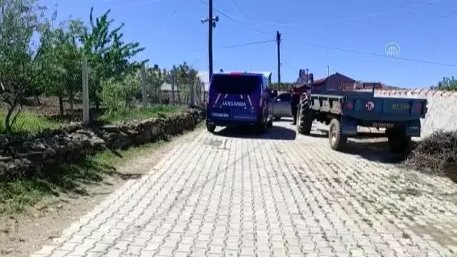 AFYONKARAHİSAR - Silahlı kavga: 2 ölü, 1 yaralı AFYONKARAHİSAR - Silahlı kavga: 2 ölü, 1 yaralı
