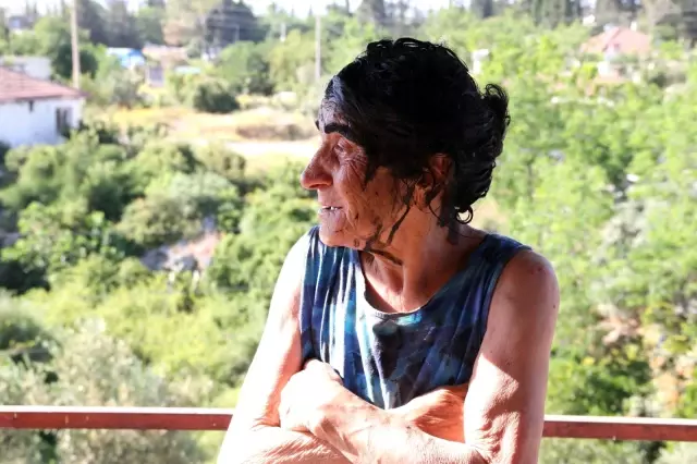 Antalya'da evleri yanan biri işitme engelli yaşlı çiftin korku dolu anları Antalya'da evleri yanan biri işitme engelli yaşlı çiftin korku dolu anları