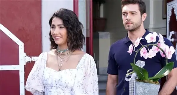 Aybüke Pusat ile Furkan Andıç aşk mı yaşıyor? İşte cevabı Aybüke Pusat ile Furkan Andıç aşk mı yaşıyor? İşte cevabı