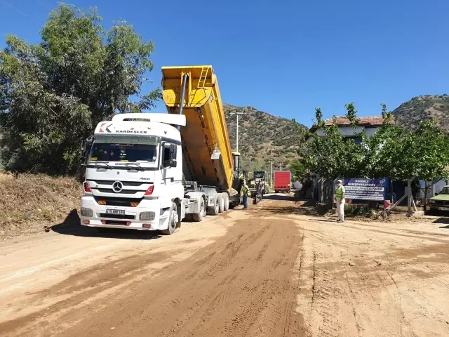 Aydın Büyükşehir Belediyesi asfalt sezonuna hızlı başladı Aydın Büyükşehir Belediyesi asfalt sezonuna hızlı başladı