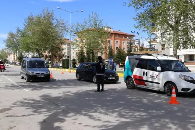Çorum'da kısıtlama kurallarına uymayanlara ceza uygulandı Çorum'da kısıtlama kurallarına uymayanlara ceza uygulandı