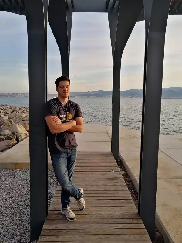 E-Spor'da gururlandıran başarı E-Spor'da gururlandıran başarı