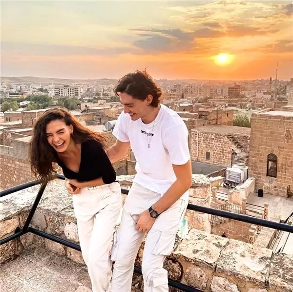 Ebru Şahin ile Cedi Osman'ın romantik mesajlaşması takipçilerini mest etti Ebru Şahin ile Cedi Osman'ın romantik mesajlaşması takipçilerini mest etti