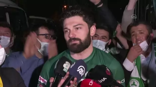 Giresunsporlu futbolcu Eren Tozlu, şampiyonluğu taraftarlarla kutlamak istiyor Giresunsporlu futbolcu Eren Tozlu, şampiyonluğu taraftarlarla kutlamak istiyor