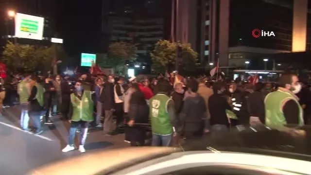 İstanbul'daki İsrail Başkonsolosluğu önündeki protesto devam ediyor İstanbul'daki İsrail Başkonsolosluğu önündeki protesto devam ediyor
