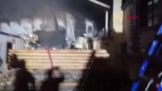 Son dakika... İSTANBUL-SİLİVRİ'DE KERESTE FABRİKASINDA YANGIN Son dakika... İSTANBUL-SİLİVRİ'DE KERESTE FABRİKASINDA YANGIN