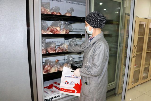 kardes eller ihtiyac sahiplerinin yuzunu 2 14123595 o
