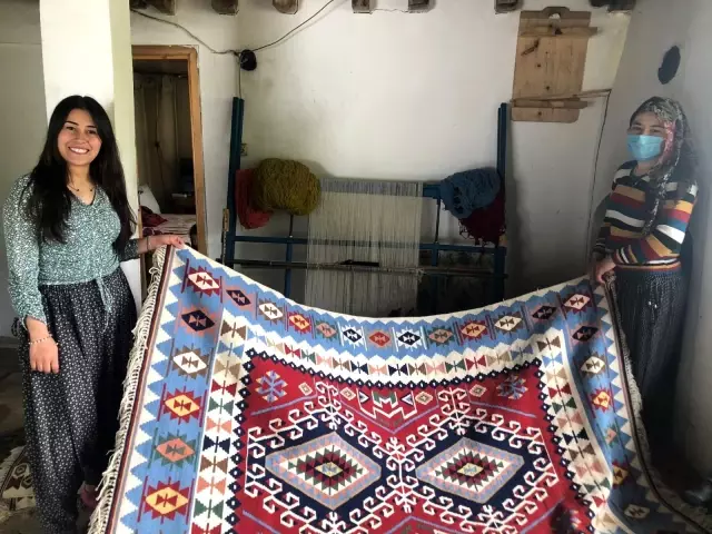 'Kilimci Kız' siparişlere yetişemiyor 'Kilimci Kız' siparişlere yetişemiyor