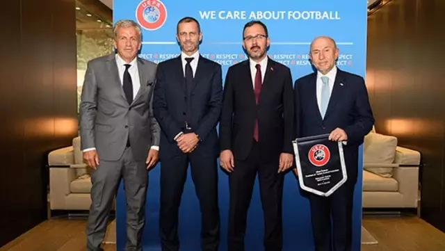 Kuzu kuzu gelmiyorlar! İstanbul'daki final için saatler süren toplantıdan çıkan sonuç olumlu değil Kuzu kuzu gelmiyorlar! İstanbul'daki final için saatler süren toplantıdan çıkan sonuç olumlu değil