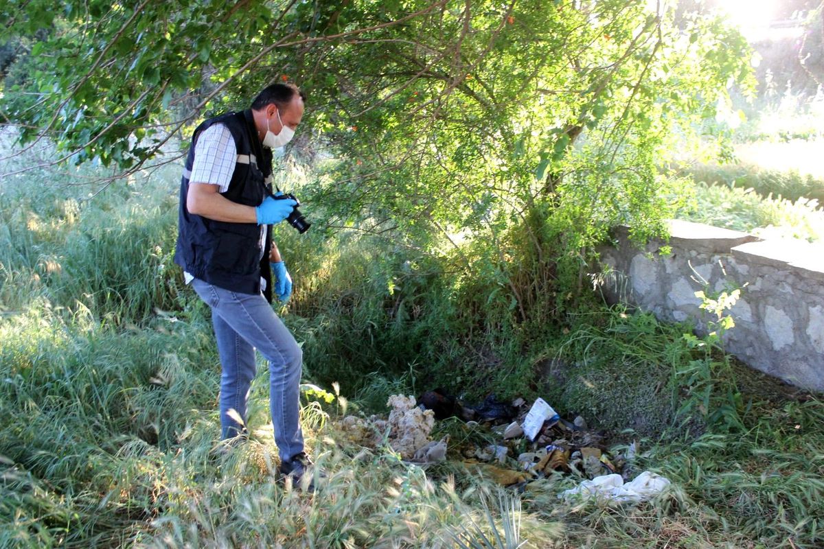 Boş arsaya terkedilen 4 günlük bebek, hastanede yaşamını yitirdi