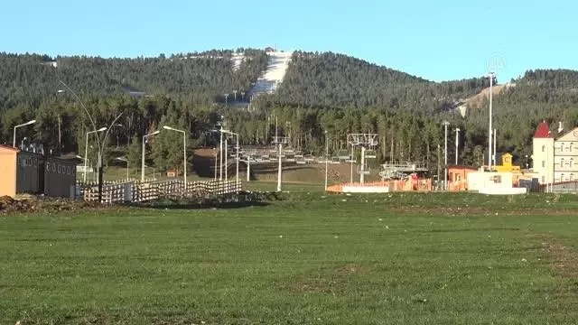 Mayıs ayında dağlar beyaza büründü Mayıs ayında dağlar beyaza büründü