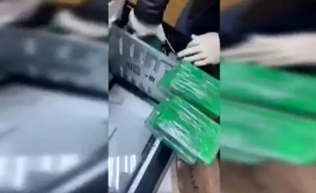 Mikrodalga fırın içerisinde 5 kilo eroin ele geçirildi