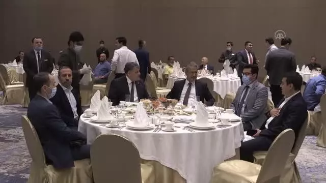 Özbekistan'da Türk iş adamları iftarda buluştu Özbekistan'da Türk iş adamları iftarda buluştu