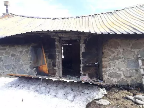 Rize'de 15 yayla evi yakıldı Rize'de 15 yayla evi yakıldı