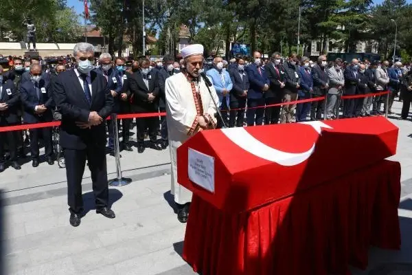 Son Dakika | Şehit Uzman Çavuş Murat Nar, son yolculuğuna uğurlandı