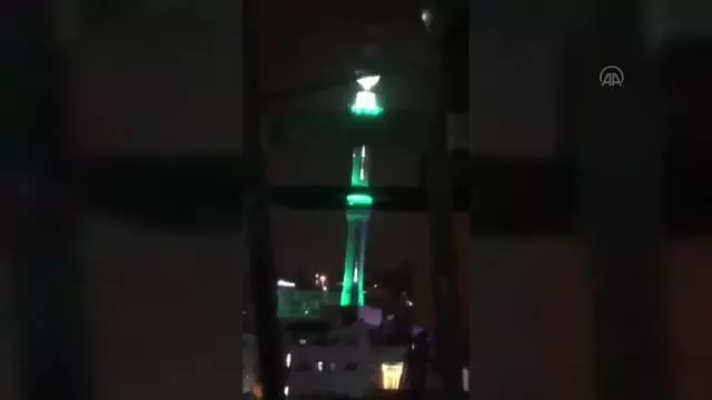 Şeyh Cerrah Mahallesi'ne gelen Yahudi yerleşimciler Filistinlerin akın etmesiyle bölgeyi terk etti Şeyh Cerrah Mahallesi'ne gelen Yahudi yerleşimciler Filistinlerin akın etmesiyle bölgeyi terk etti