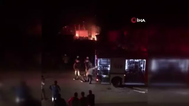 Son dakika haberleri: Silivri'de mobilya atölyesinde korkutan yangın Son dakika haberleri: Silivri'de mobilya atölyesinde korkutan yangın
