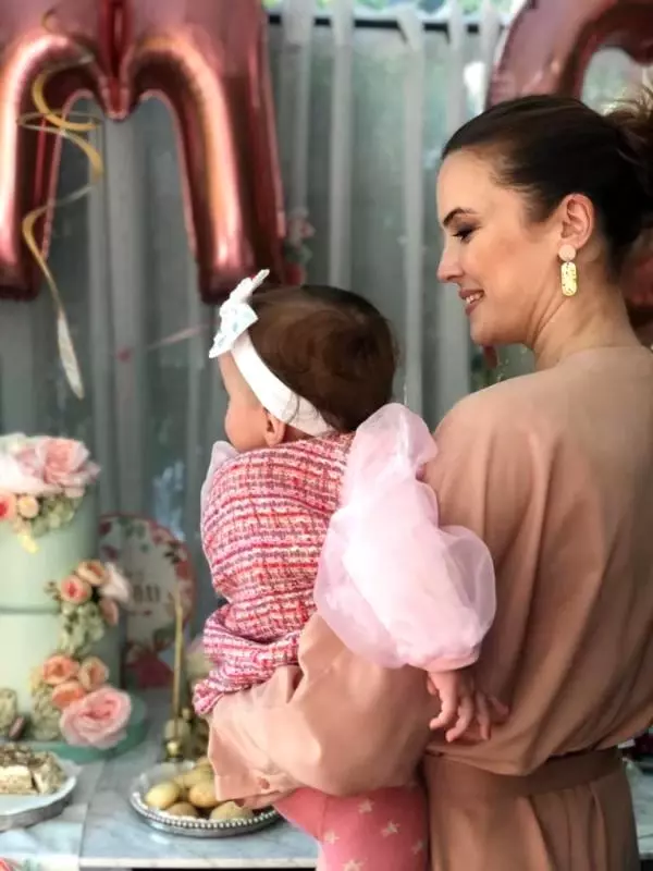 Simge Fıstıkoğlu'dan duygulandıran anneler günü açıklaması Simge Fıstıkoğlu'dan duygulandıran anneler günü açıklaması