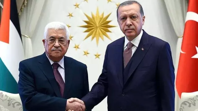 Son Dakika! Cumhurbaşkanı Erdoğan, Mescid-i Aksa'daki olaylar sonrasında Filistin Devlet Başkanı Mahmud Abbas ile görüştü Son Dakika! Cumhurbaşkanı Erdoğan, Mescid-i Aksa'daki olaylar sonrasında Filistin Devlet Başkanı Mahmud Abbas ile görüştü