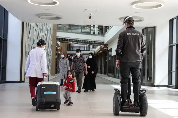Tek bir doz bile ziyan olmasın diye hastaneler arası insan transferi