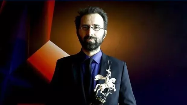 TRT ortak yapımı 'Gölgeler İçinde' Los Angeles'tan ödülle döndü TRT ortak yapımı 'Gölgeler İçinde' Los Angeles'tan ödülle döndü