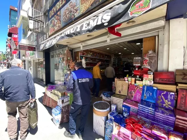 Zabıtadan sosyal mesafe maske denetimi Zabıtadan sosyal mesafe maske denetimi