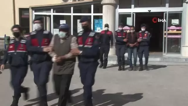 Son dakika haberi | 2 kişinin öldüğü arazi anlaşmazlığı olayında 3 şahıs tutuklandı Son dakika haberi | 2 kişinin öldüğü arazi anlaşmazlığı olayında 3 şahıs tutuklandı