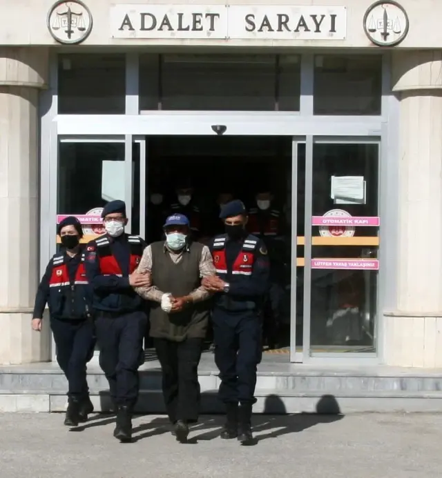 Son dakika haberi | 2 kişinin öldüğü arazi anlaşmazlığı olayında 3 şahıs tutuklandı Son dakika haberi | 2 kişinin öldüğü arazi anlaşmazlığı olayında 3 şahıs tutuklandı