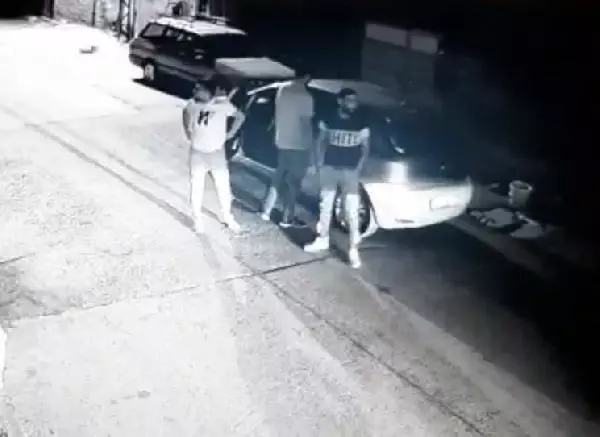 3 kadının yaralandığı silahlı saldırının şüphelileri yakalandı; saldırı anı kamerada 3 kadının yaralandığı silahlı saldırının şüphelileri yakalandı; saldırı anı kamerada