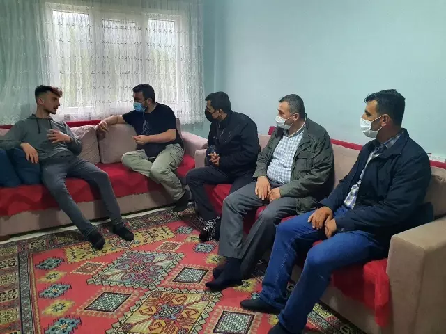 6 ev yandı ama duvarda asılı duran 'Bereket' duası yanmadı 6 ev yandı ama duvarda asılı duran 'Bereket' duası yanmadı