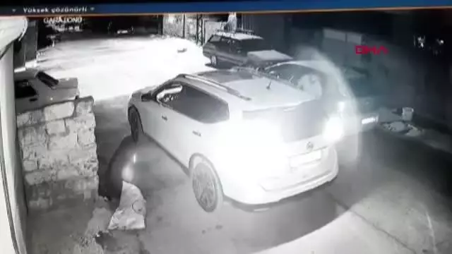 3 kadının yaralandığı silahlı saldırının şüphelileri yakalandı; saldırı anı kamerada 3 kadının yaralandığı silahlı saldırının şüphelileri yakalandı; saldırı anı kamerada