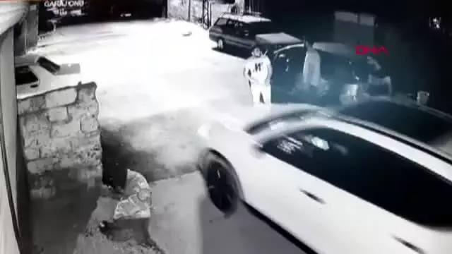 3 kadının yaralandığı silahlı saldırının şüphelileri yakalandı; saldırı anı kamerada 3 kadının yaralandığı silahlı saldırının şüphelileri yakalandı; saldırı anı kamerada