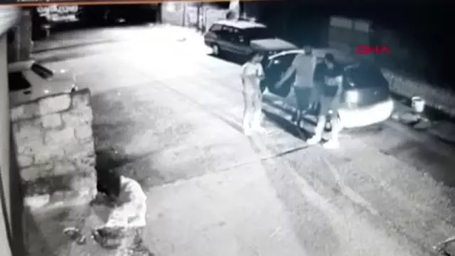 3 kadının yaralandığı silahlı saldırının şüphelileri yakalandı; saldırı anı kamerada 3 kadının yaralandığı silahlı saldırının şüphelileri yakalandı; saldırı anı kamerada