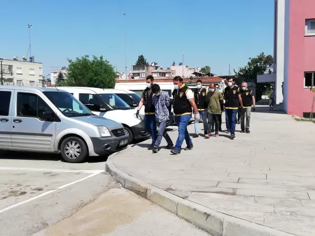 Adana'da 3 hırsızlık şüphelisi tutuklandı Adana'da 3 hırsızlık şüphelisi tutuklandı