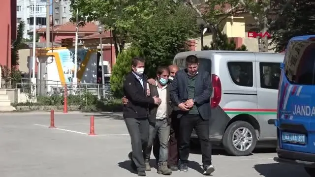 Son dakika... AFYONKARAHİSAR'DA 2 ÖLÜMLÜ SİLAHLI KAVGAYA KARIŞAN 3 KİŞİ TUTUKLANDI Son dakika... AFYONKARAHİSAR'DA 2 ÖLÜMLÜ SİLAHLI KAVGAYA KARIŞAN 3 KİŞİ TUTUKLANDI