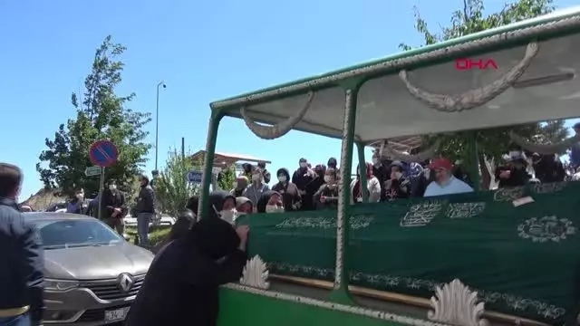 ANKARA'DAKİ KAZADA HAYATINI KAYBEDEN SAĞLIK ÇALIŞANI VE EŞİ SON YOLCULUKLARINA UĞURLANDI ANKARA'DAKİ KAZADA HAYATINI KAYBEDEN SAĞLIK ÇALIŞANI VE EŞİ SON YOLCULUKLARINA UĞURLANDI