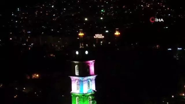 Bursa'nın tarihi Tophane Saat Kulesi Filistin bayrağı renklerinde ışıklandırıldı Bursa'nın tarihi Tophane Saat Kulesi Filistin bayrağı renklerinde ışıklandırıldı