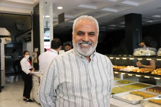 Diyarbakır'da tatlıcıların bayram mesaisi başladı: 50 bin kilogram tatlı üretildi