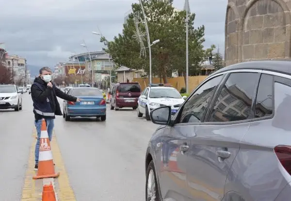 Doğu'da en fazla vaka düşüşü Erzincan'da, tek artış Ardahan'da Doğu'da en fazla vaka düşüşü Erzincan'da, tek artış Ardahan'da