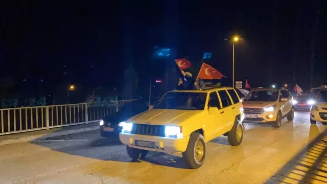 İsrail zulmünü kınamak için yüzlerce araçlık konvoy