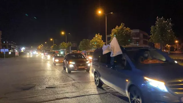 İsrail zulmünü kınamak için yüzlerce araçlık konvoy
