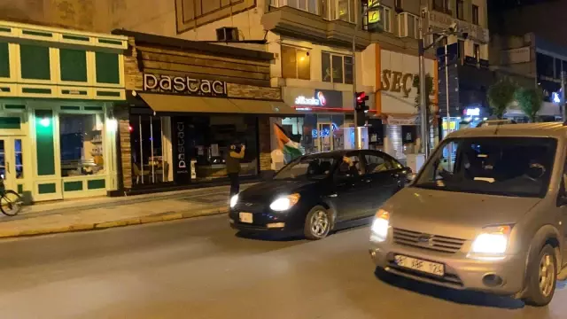 İsrail zulmünü kınamak için yüzlerce araçlık konvoy