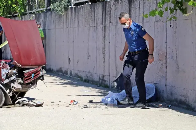 Ecel, talihsiz adamı duvar gölgesinde otururken yakaladı Ecel, talihsiz adamı duvar gölgesinde otururken yakaladı