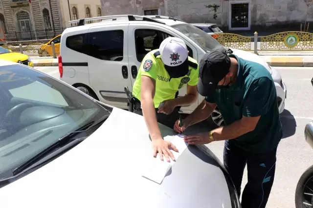 Edirne'de 'tam kapanma' denetimleri devam ediyor Edirne'de 'tam kapanma' denetimleri devam ediyor